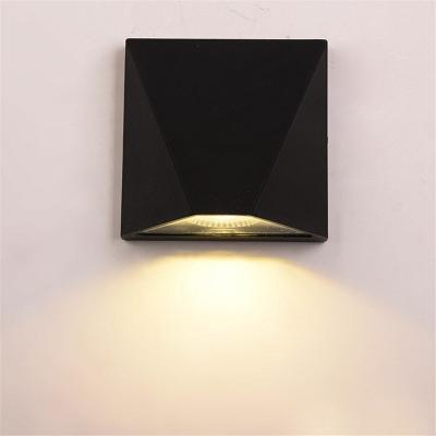 China 7W Residential Simple Modern Outdoor Led Outdoor Wall Mounted Waterproof Wall Light Garden Porch Sconce Villa Hotel Outdoor Wall Light for sale