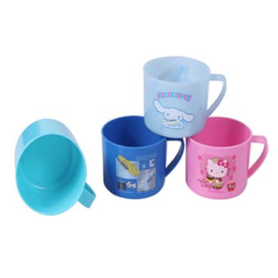 China Sustainable Cartoon Food Grade Custom Can Be Wholesale And Reusable Cartoon Plastic Cups And Handles for sale