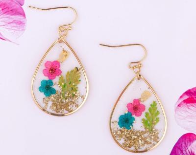 China 2023 Fashion Jewelry Dry Flower Resin Earrings Trendy Handmade Jewelry Idea Gifts For Her Charming Accessories for sale