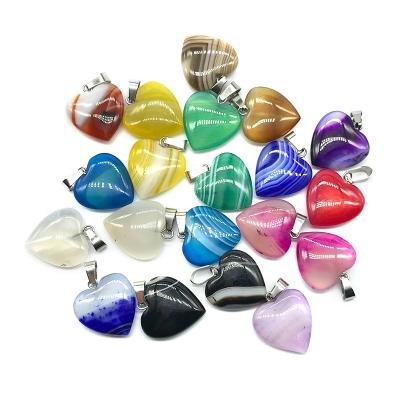 China Romantic Gemstone Beads Agate Heart Shape Stone Heart Shape Crystal Pendant For Necklace Charm Pendant Necklace for sale