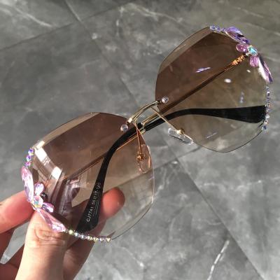 China Custom Sunglasses New Fashion Luxury Rimless UV High Quality Diamond Sun Glasses Gradient Protection Glass for sale