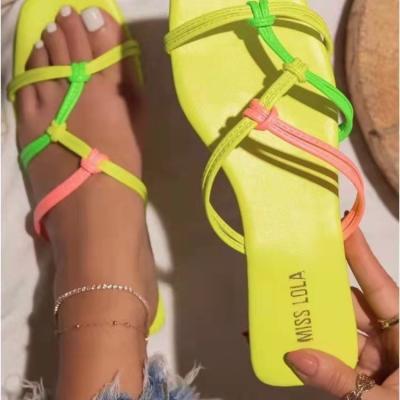 China 2021 fashion trend ladies flat belt slip on beach slips high quality ladies wholesale daily life cheap women's fashion slipper sandals for sale