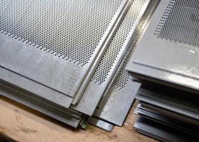 China Customization Punched Steel Plate Puching Metal Sheet with Different Holes and Panel Sizes zu verkaufen