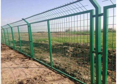 中国 Sturdy Industrial Fencing Stainless Steel Welded Wire Mesh For Security And Durability 販売のため