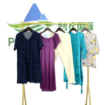 China 2022 Factory direct sales of polyester/cotton PUYI second-hand nightgown mixed used soft comfortable pajamas for summer for sale