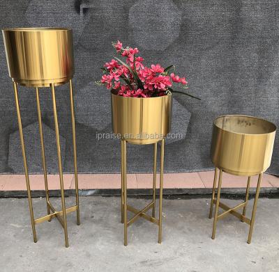 China Modern Home Decorative Metal Flower Stand Tall Gold Planter Pots For Sale for sale