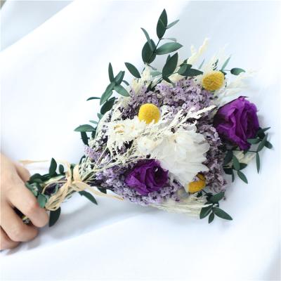 China DIY S02361 Customized Decorative Flowers Bunch Preserved Flower Rose Bouquet Dried Flower Bunch For Wedding Decoration Supplies for sale