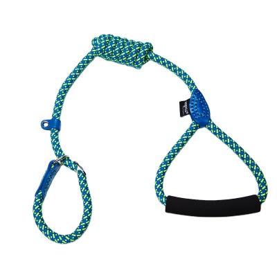 China Suitable weight: 5-10kg hot sale customized luxury pet supplies triangle leather pet traction rope for dog for sale