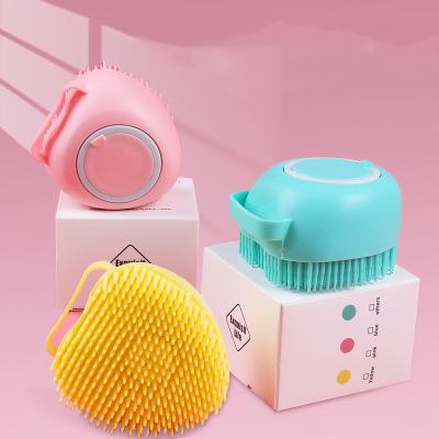 China Amazon Best Selling Portable Pet Bathing Scrubber Shower Massage Comfortable Silicone Rubber Dog Cleaning Brush for sale