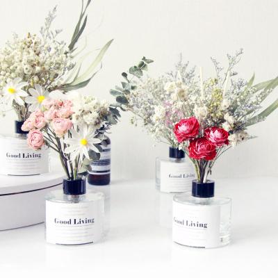 China X341 Indoor Outdoor Decoration Handmade Mini Gypsophila Bouquets Valentine's Day Gifts Preserved Pampas Dried Flower Daisy Dried Flowers Bouquet Gift Box for sale