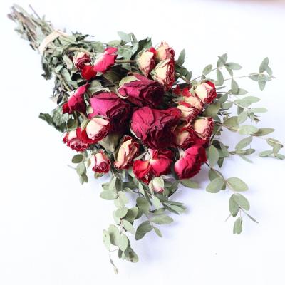 China 45-60cm Wedding Eucalyptus Gold Ball L057 Boho Decorative Natural Dry Pink Floral Mix Group Preserved Dry Flower Wedding Bouquet for sale