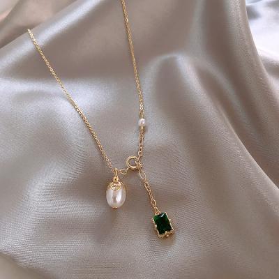 China Korea New Pearl Collar Necklace Trendy Green Pendant Delicate Elegant Clavicle Chain Geometric Simple Jewelry for sale