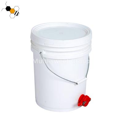 China Bee Farm Food Grade Honey Storage Tank 15L~25L Bucket with Honey Gate Plastic Honey Tank for sale