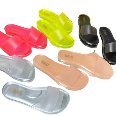 China Crystal Summer Slippers High-End Flat Transparent Women Slippers Fashion Outdoor Fashion Design for sale