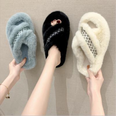 China Fashion Trend Autumn And Winter Slippers House Multi Color Faux Fox Fur Fluffy Hairy Indoor Slippers For Women for sale