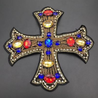 China GUGUTREE Handmade Handmade Embroidery Cross Beaded Patches, Beaded Embroidered Crystals Star Appliques, Brooches for sale