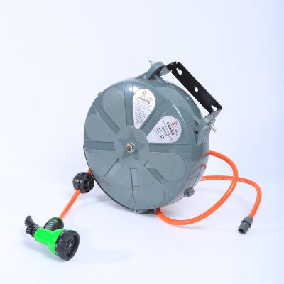 China 15m automatic wall mounted retractable watering pipe and washing hose reel Te koop