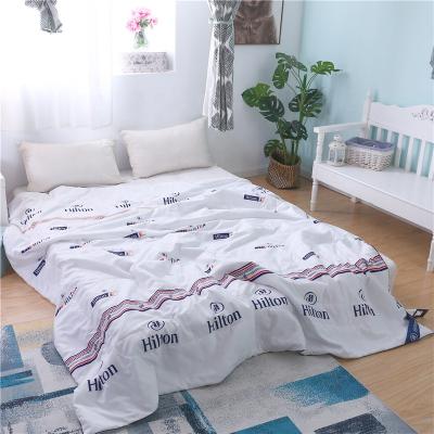 China Factory Direct Sale Modern Air Conditioning Summer Washable Hilton Hotel Cool Bedspread Quilt for sale