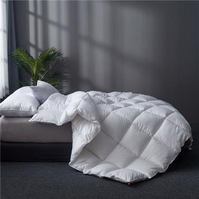 China Single Goose Duck Down King Size Comforter Quilt Hilton Hotel Bed Comforter Cover for sale