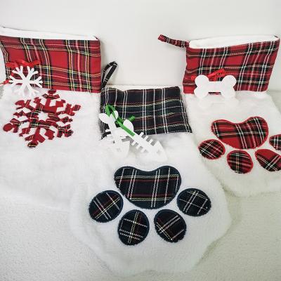 China Eco-Friendly Recycle Large High Quality Plaid Paw Santa Socks Children Christmas Stocking Dog Candy Sock Bags Festival Gift Bag Decoration for sale