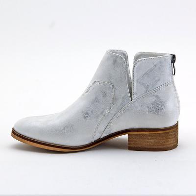 China Women's Winter Fall Leather Fashion Ladies Low Heel Flat White Ankle Boots Shoes Women's Boots Block Lodging Chelsea Boot Wholesale 2021 for sale