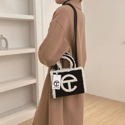 China Wholesale Fashion Supplier Fashion Bags Women Handbags Ladies Clips Fur Tote Bag Custom Handbags Private Label for sale