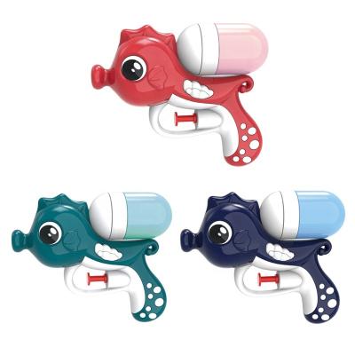 China New Arrival Plastic Water Gun Small Seahorse Summer Beach Children Minimum Wholesale Splashing Press Water Gun Cheap Beach Animal Toys for sale