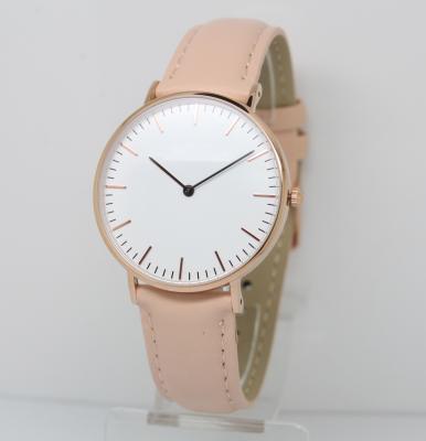 Chine Montre-bracelet avec du charme de fantaisie de mode de dames, montre analogue ultra-mince de quartz d'acier inoxydable, montres-bracelet de femmes d'OEM à vendre