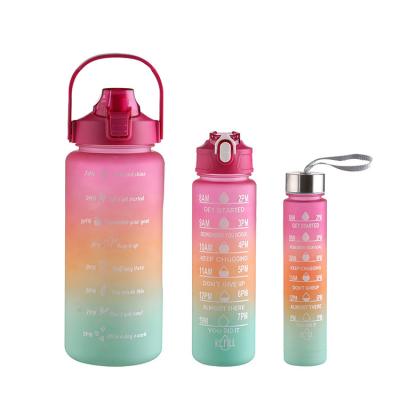 China Sustainable 2L Half Gallon Plastic Sport Water Bottle Set Frosted 1L/32OZ Water Bottle With Motivational Time Markers And Straw for sale