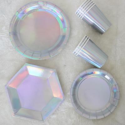 China Traditional Serving 8 Guests 9 Inch 7 Inch Shinning Laser Style Iridescent Paper Party Dish Cups Tableware Kit for sale