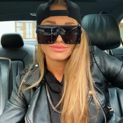 China 2020 HESHENG Oversized Trendy Fashion Sunglasses Women's Sunglasses Anti UV400 Factory Price Square 2020 For Women for sale