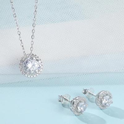 China FASHIONABLE 18k gold plated classic moissanite 925 1ct sterling silver stone diamond necklace for girl for sale