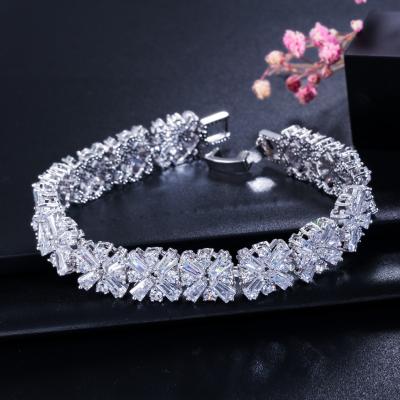 China Fashion Jewelry Accessories Women Party Luxury TRENDY Ice Bangle Snowflake CZ Diamond Brass Bangle for sale