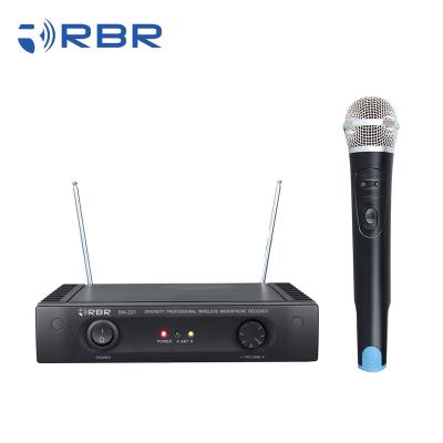 China Professional durable bm221 single channels vhf microphone karaoke wireless microphone for sale