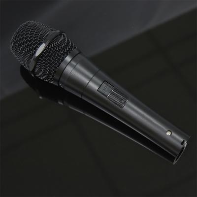 China Professional High Sensitive Microphone B-23 Wired Handheld Microphone For Stage for sale