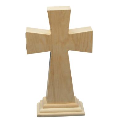 China Europe hot sale wooden table decoration polished standing wooden cross decor for sale