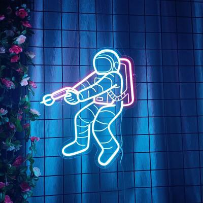 China Schools Drop Shipping Product Astronaut Pattern Neon Sign High Quality Decorative Neon Signs for sale