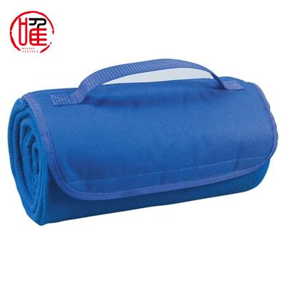 China Big Economy Customized Rolled Fleece Anti-pilling Blanket , Foldable Picnic Blanket for sale