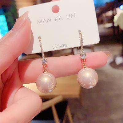 China TRENDY popular jewelry exaggerated hanging charm gold plated elegant earrings big pearl drop earring for women for sale