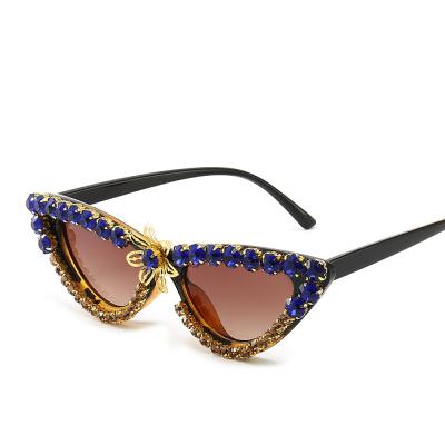 China Ladies Colorful Bling Diamond Cateye Sunglasses 2021 Cat Eye Shades Wholesale Designer Trendy Fashion Sun Glasses for sale