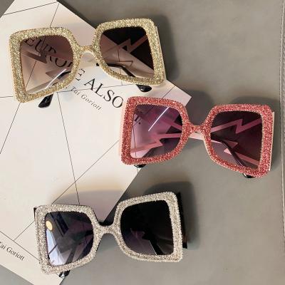 China Fashion Sunglasses 2021 Oversized Shades Diamond Oversized Rhinestone Women's Bling Sunglasses for sale