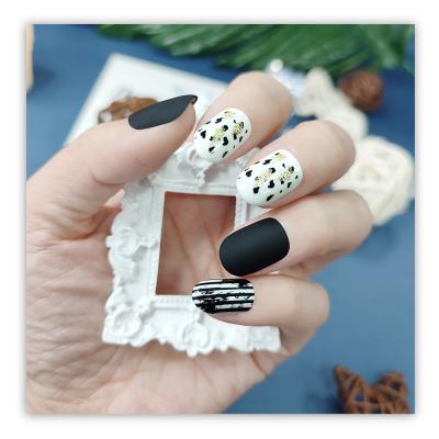 China Wholesale 24PCS/Box Design Fake Nails Black And White Short Full Cover Acrylic Artificial Nails Press On Nails for sale