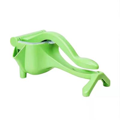 China Cutie Viable Dotey Guaranteed Unique Plastic Fruit Squeezer Hand Squeezer Quality Manual Fruit Squeezer for sale