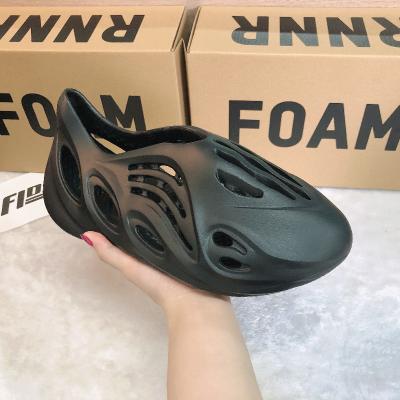 China Quality Brand Recyclable Custom Logo Custom Yeezy Foam Runner Original Men Shoes Women Sandals Kids Yeezy Slippers for sale