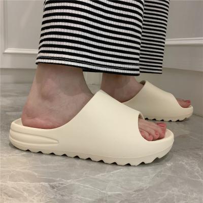 China 2020 Fashion Women's Thick Bottom Anti-Slippery Yeezy Slipper Men's For Ladies Lightweight Unisex Yeezy Slides for sale