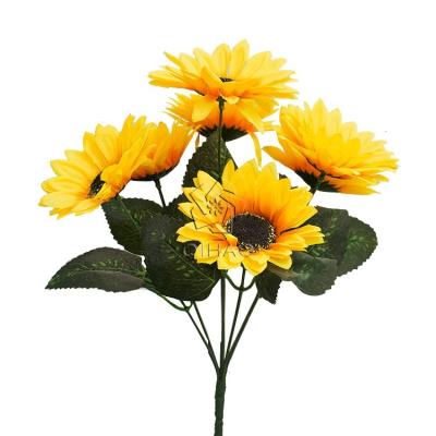 China QiHao 7 Heads Event Silk Sunflower Fabric Sun Flowers Artificial Sun flower Bouquets for Decoration for sale