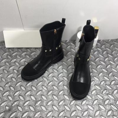 China Light Ladies Wholesale Daily Work Flat Black Boots New Fashion Medium Boots For Autumn And Winter Akle Boot for sale