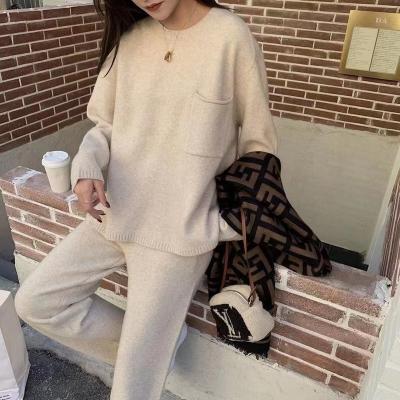 China Wholesale Autumn And Winter QUICK DRY Mailifu Streetwear Teams Long Sleeve O-neck Crop Tops And Pants Sweater Two Piece Set For Woman for sale