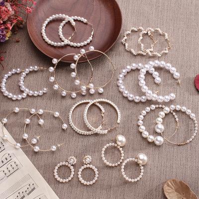 China New arrival fashion statement CLASSIC mabe pearl earrings for women for sale