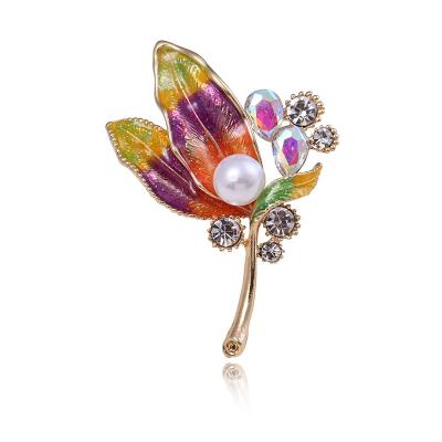 China Latest ALLOY Rhinestone Insect Wedding Wholesale Colored Crystal Brooch Pin for sale